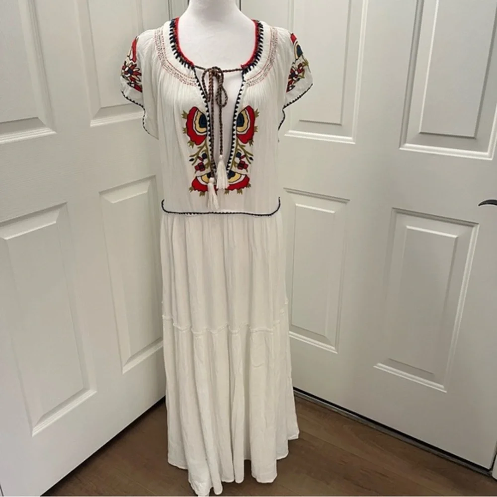 Free People White Embroidered Maxi Dress Boho Cottagecore Hippy Y2K Romance 43” - Picture 1 of 14